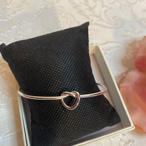 Chicnow I canāt tie the knotāwithout youābracelet - Picture 10 of 11